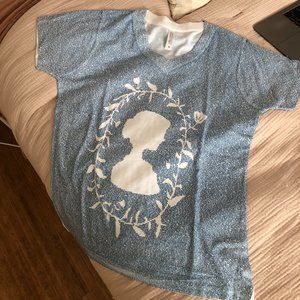 cute silhouette literary bookish shirt size medium NWOT